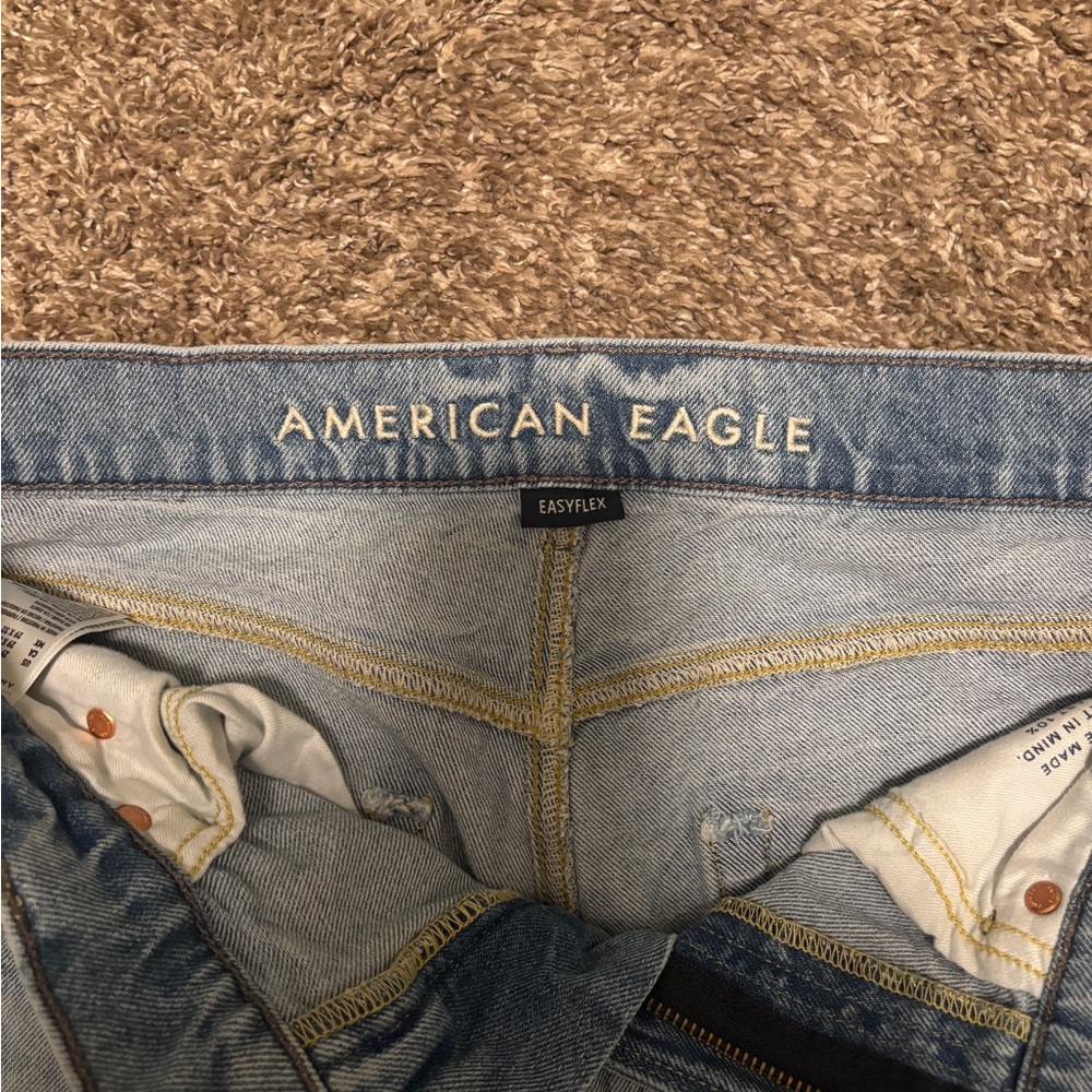 American Eagle Outfitters Men's Light Blue Relaxed Jeans - Picture 3 of 4